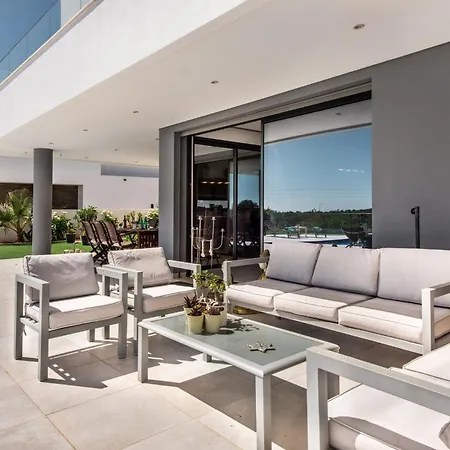 ヴィラ Sunset シルヴェス